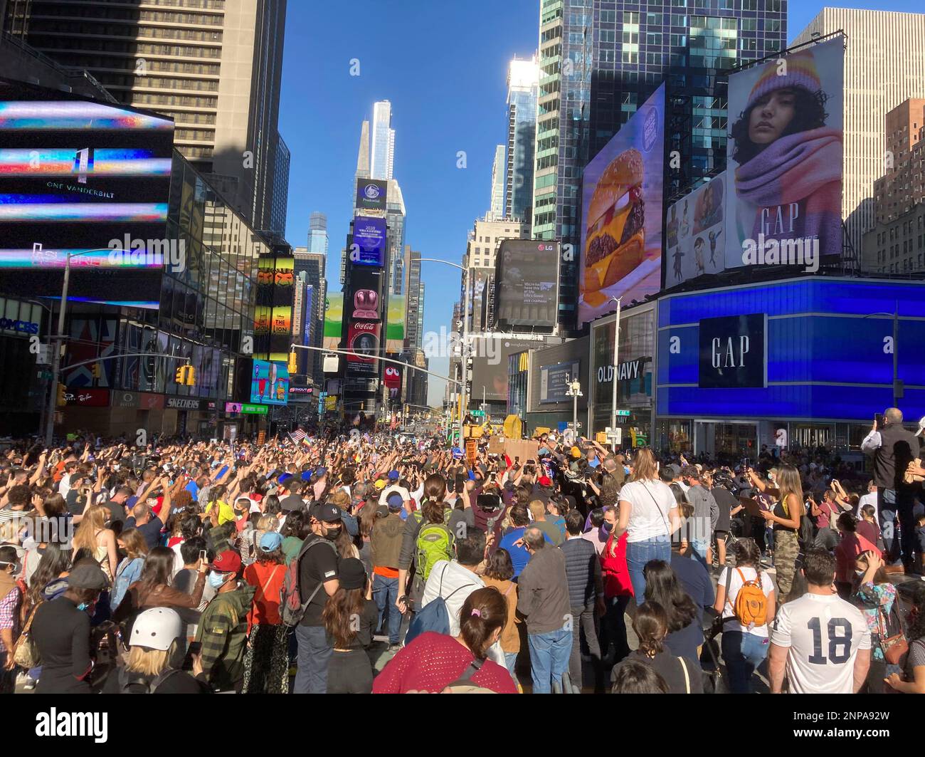 Photo by: zz/STRF/STAR MAX/IPx 2020 11/7/20 New Yorkers celebrate in ...