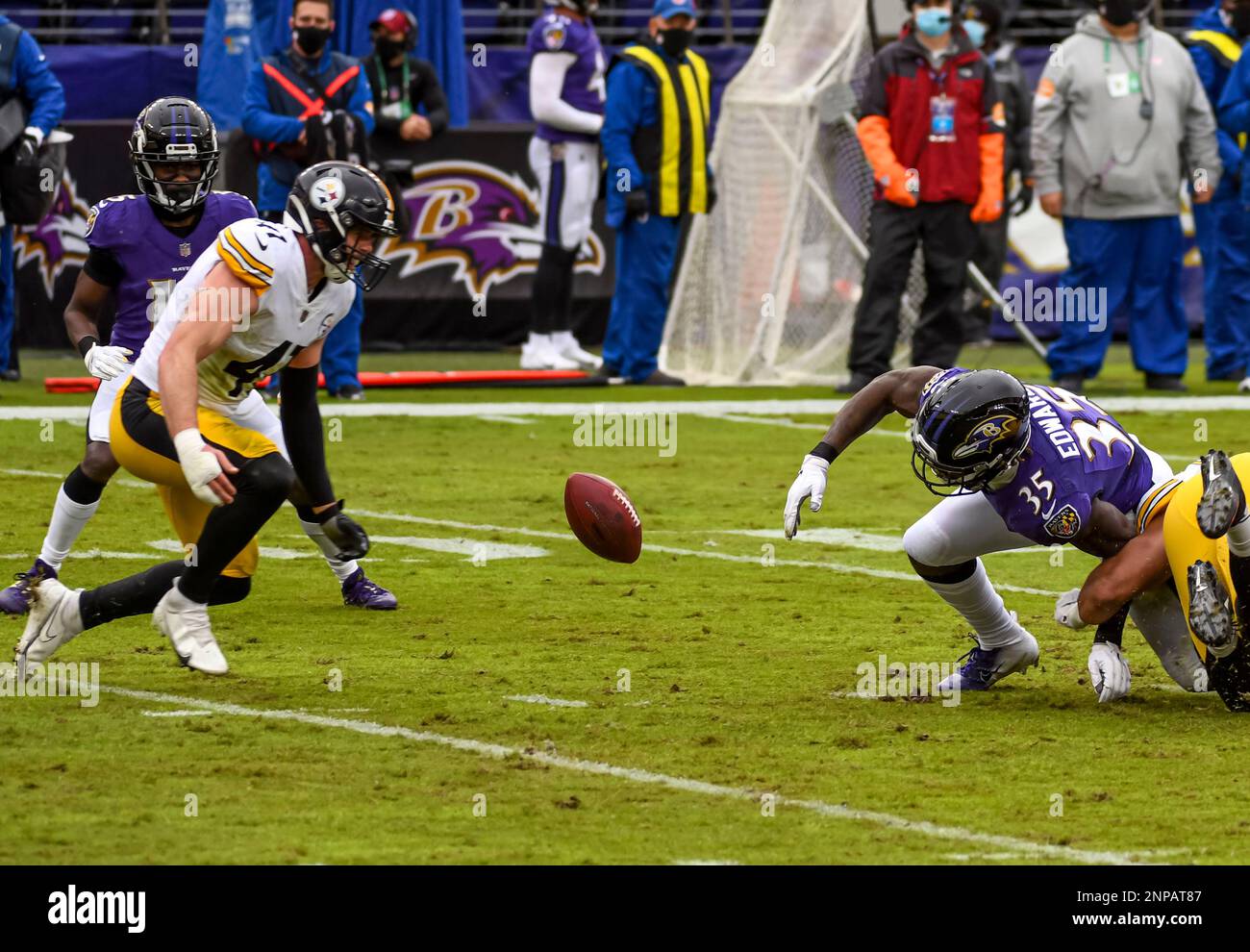 baltimore-md-november-01-baltimore-ravens-running-back-gus-edwards