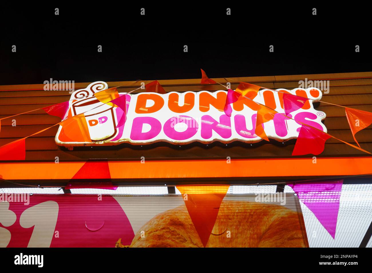Photo by John Nacion/STAR MAX/IPx 2020 10/31/20 Dunkin' Donuts sign at