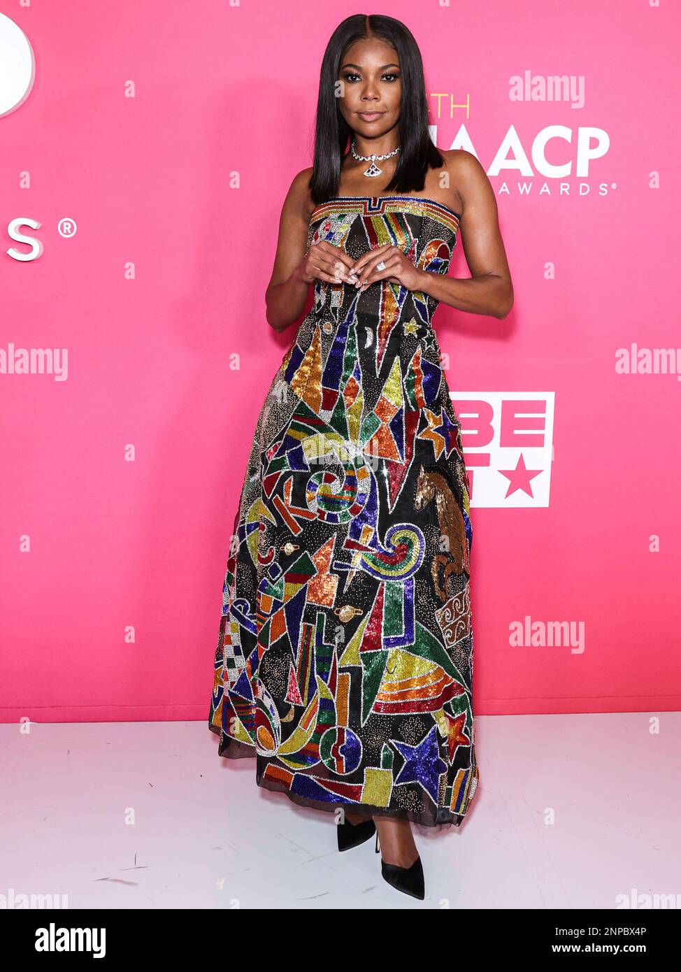 Pasadena, United States. 25th Feb, 2023. PASADENA, LOS ANGELES, CALIFORNIA, USA - FEBRUARY 25: American actress Gabrielle Union, recipient of the President's Award wearing Atelier Versace SS98 Couture poses in the press room at the 54th Annual NAACP Image Awards held at the Pasadena Civic Auditorium on February 25, 2023 in Pasadena, Los Angeles, California, United States. (Photo by Xavier Collin/Image Press Agency) Credit: Image Press Agency/Alamy Live News Stock Photo