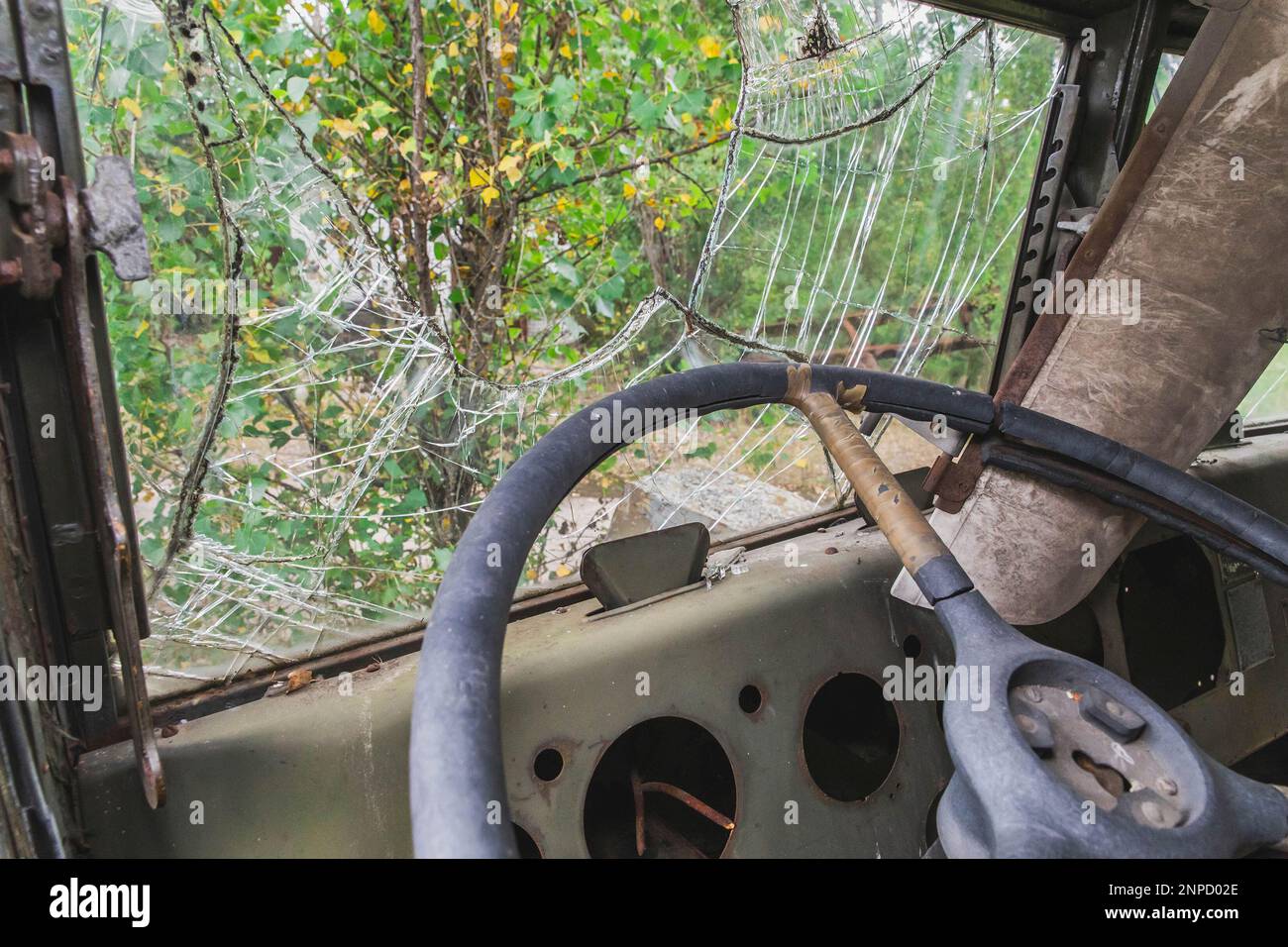 Broken windshield in an old abandoned car Stock Photo - Alamy