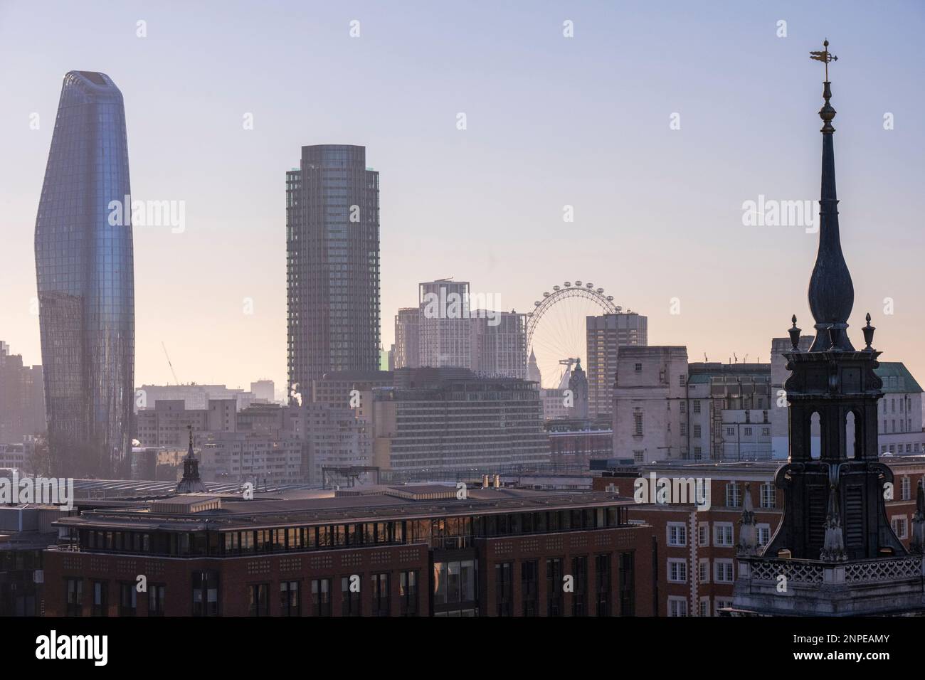 London london skyline hi-res stock photography and images - Alamy