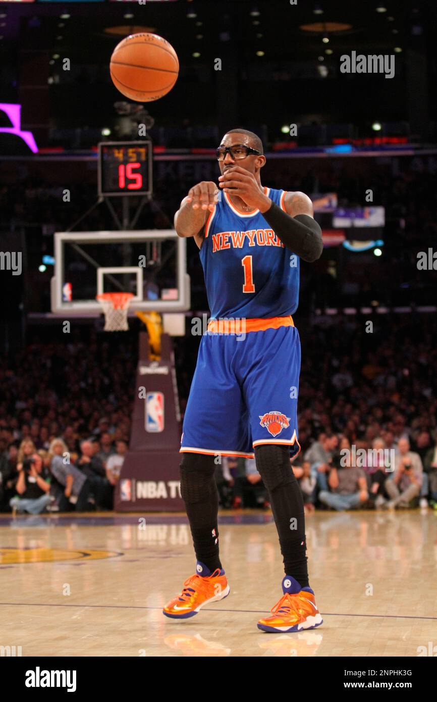 New York Knicks center Amar'e Stoudemire (1) makes a move with the  basketball against the Los Angeles Lakers during an NBA game, March 25,  2014 in Los Angeles. The Lakers defeated the, image size:866x1390