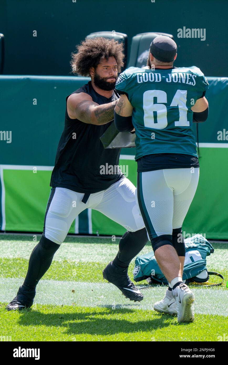 Philadelphia Eagles tackle Matt Pryor warms up during an NFL football  practice, Sunday, Aug. 30, 2020, in Philadelphia. (AP Photo/Chris Szagola,  Pool Stock Photo - Alamy