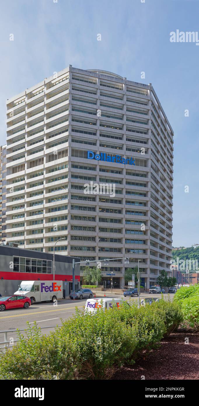 Pittsburgh Downtown: Built in 1982 as PNC Center, 20-story concrete and glass 20 Stanwix Street is now Dollar Bank headquarters. Stock Photo