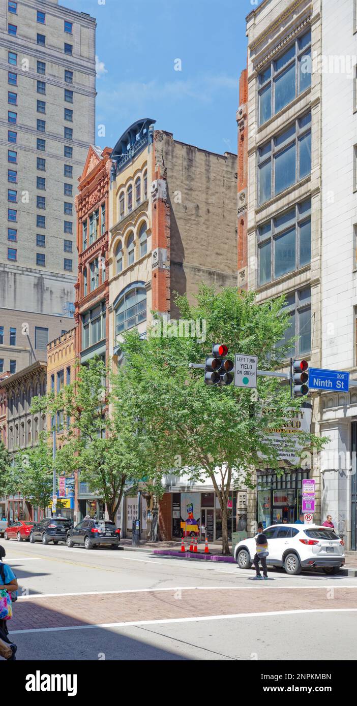 Pittsburgh Downtown Brick and terra cotta on north side of Liberty Avenue 800 Block, 807819