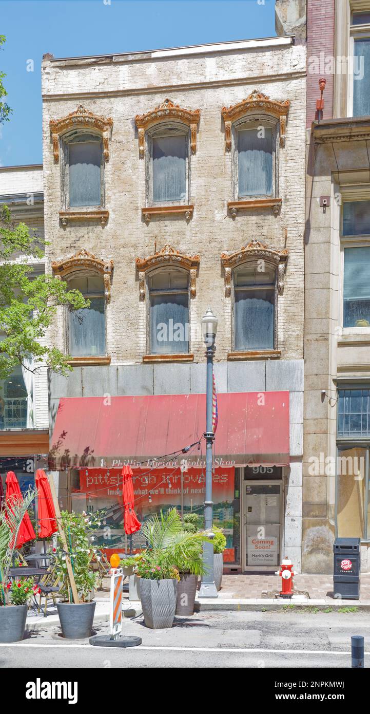 Pittsburgh Downtown 905 Penn Avenue; a rundown remnant of PennLiberty Historic District with