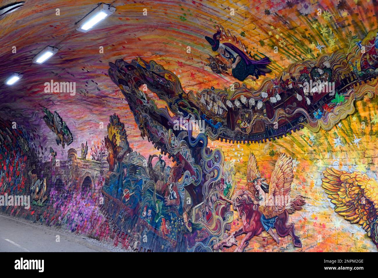 Colinton tunnel Scotland's biggest mural Stock Photo Alamy