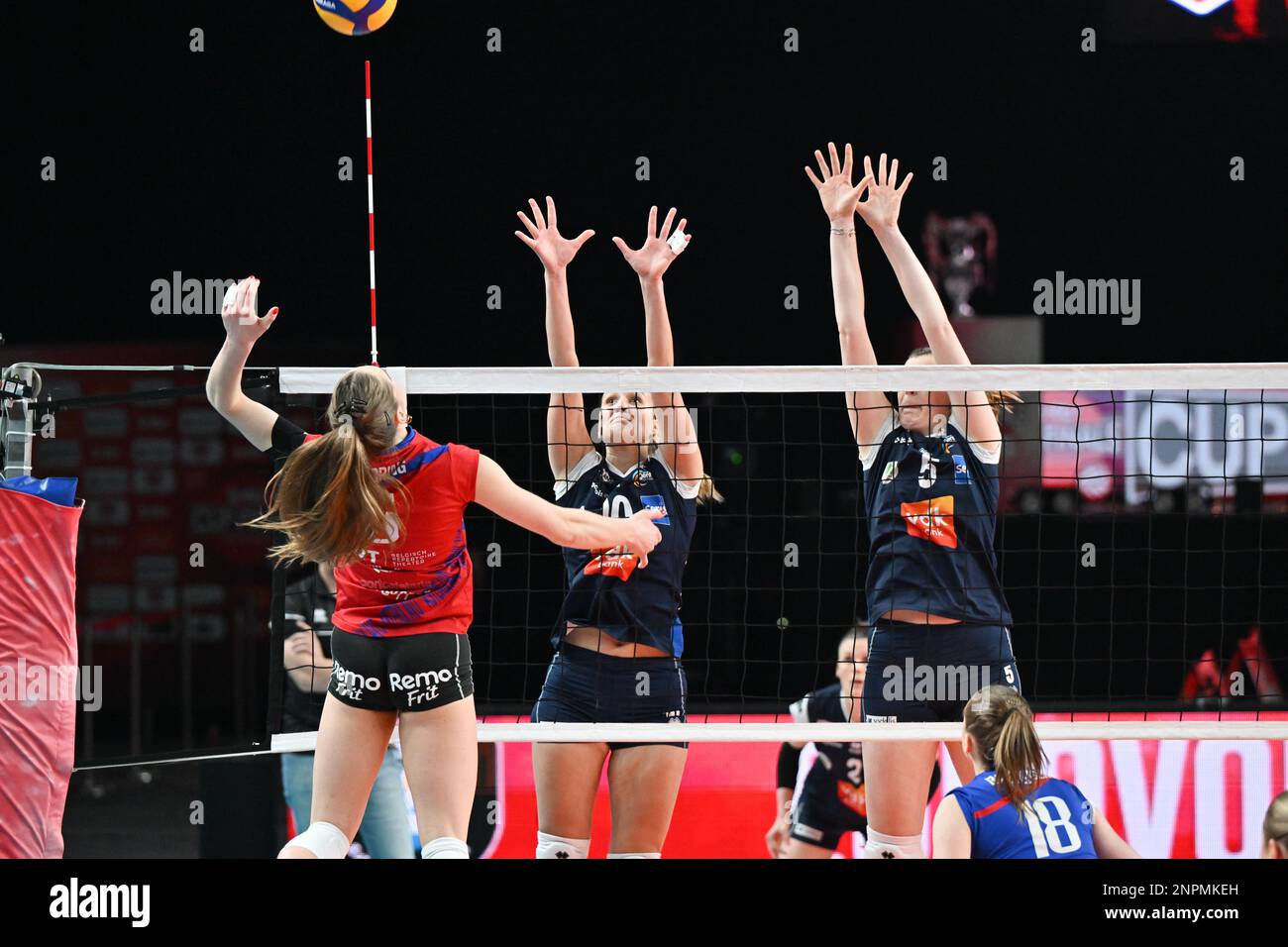 Asterix' Nova Marring, Gent's Julie Smeets and Gent's Marlies Janssens