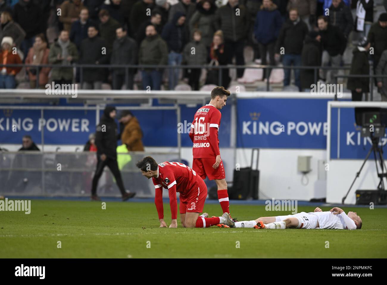 Antwerp's Jurgen Peter Ekkelenkamp, Antwerp's Pieter Gerkens and OHL's
