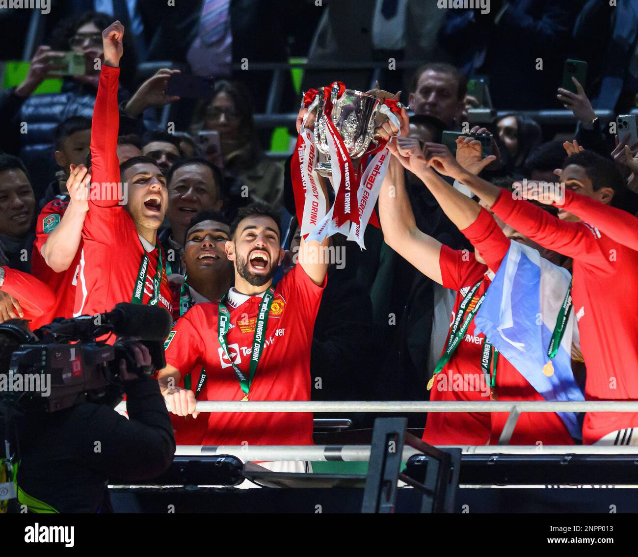 London, UK. 26th Feb, 2023. 26 Feb 2023 - Manchester United v Newcastle United - Carabao Cup - Final - Wembley Stadium Manchester United celebrate winning the Carabao Cup Final at Wembley Picture Credit: Mark Pain/Alamy Live News Stock Photo