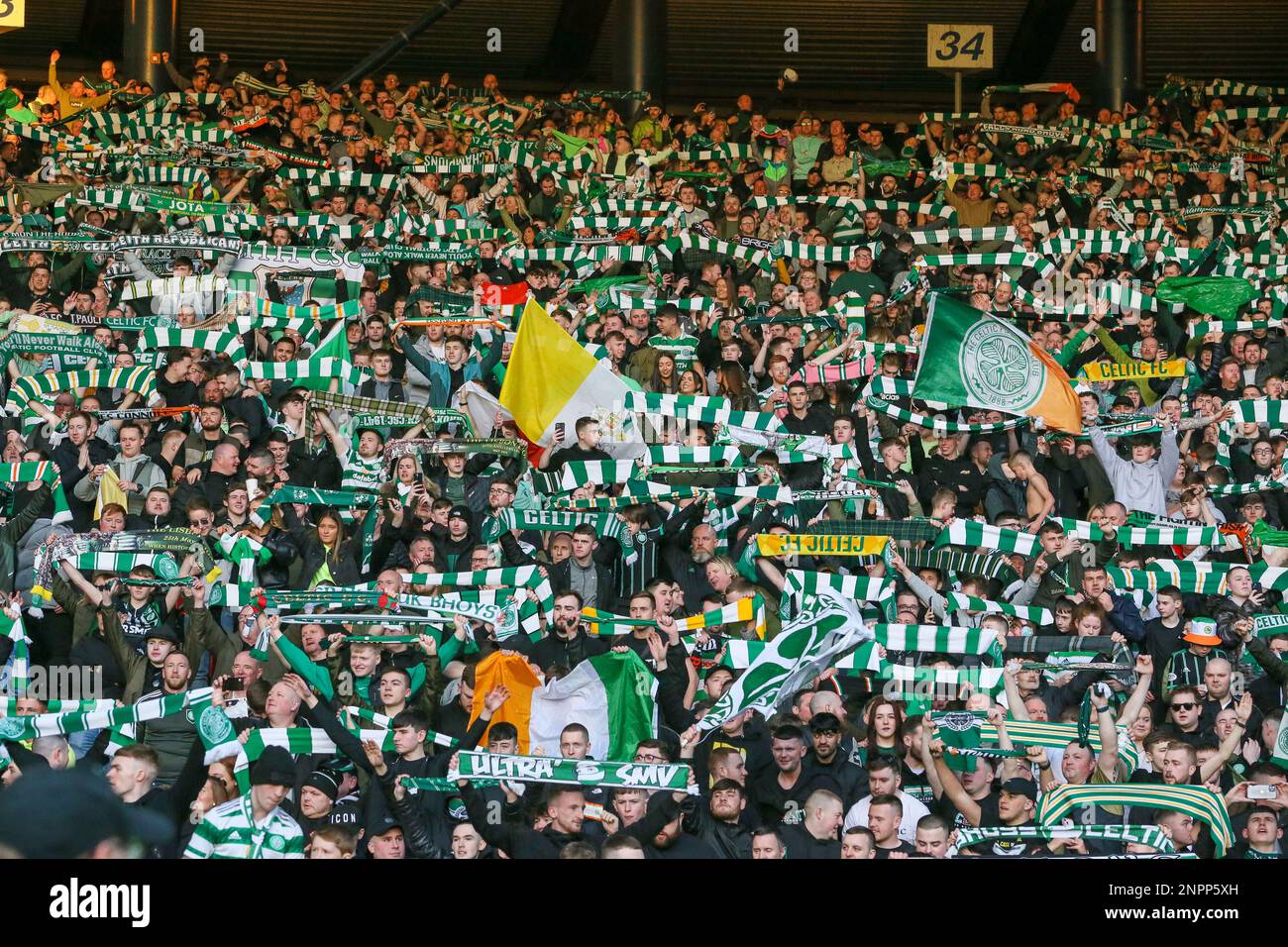 Celtic fc fans hi-res stock photography and images - Alamy