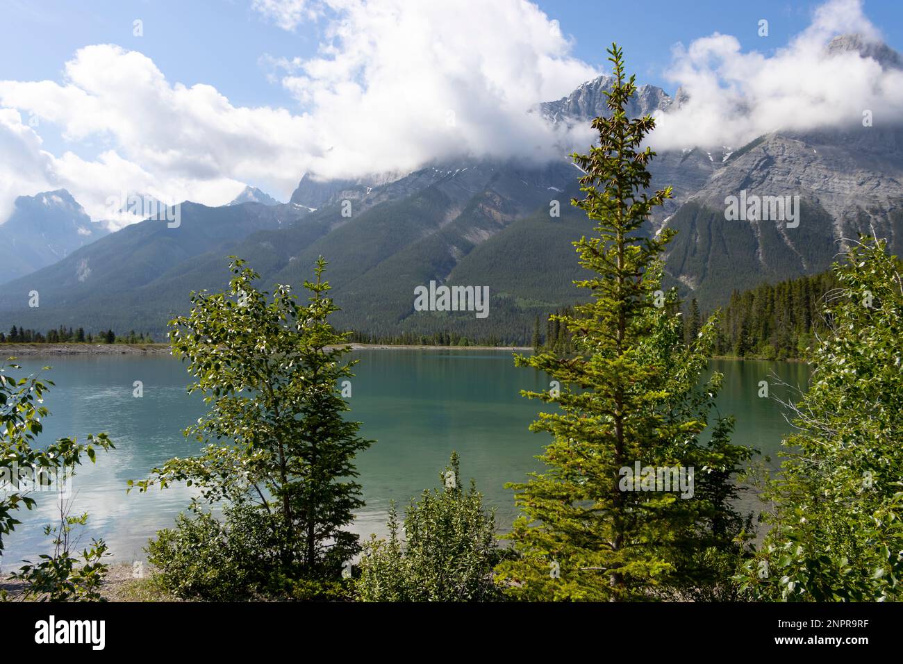 lake in the canadian rocky mountains Stock Photo - Alamy