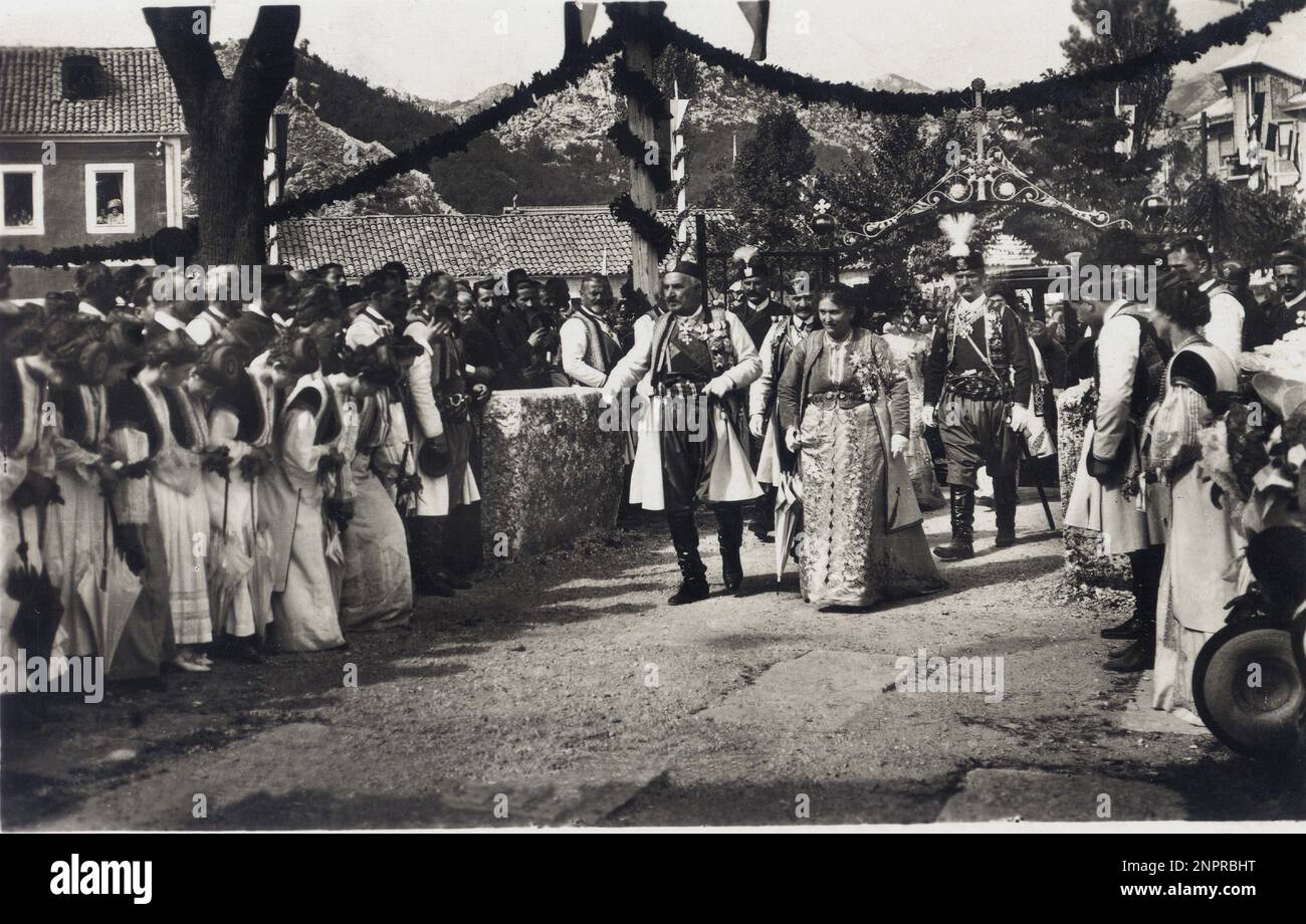 1930 ca.  , Italy , Yugoslavia : The King of Montenegro NICOLA I Petrovic Njegos ( Nicholas , Nikola - Njegosi 1841 - Antibes , France 1921 ) , from 1910 to 1918 , with his wife MILENA .  Parents of Queen ELENA of ITALY ( Hélene , 1873 - 1952 ) - CASA SAVOIA - ITALIA - REALI - NOBILTA' ITALIANA - nobili italiani - IUGOSLAVIA - YUGOSLAVIA - NOBILITY - ROYALTY - HISTORY - FOTO STORICHE - SAVOY ----  Archivio GBB Stock Photo