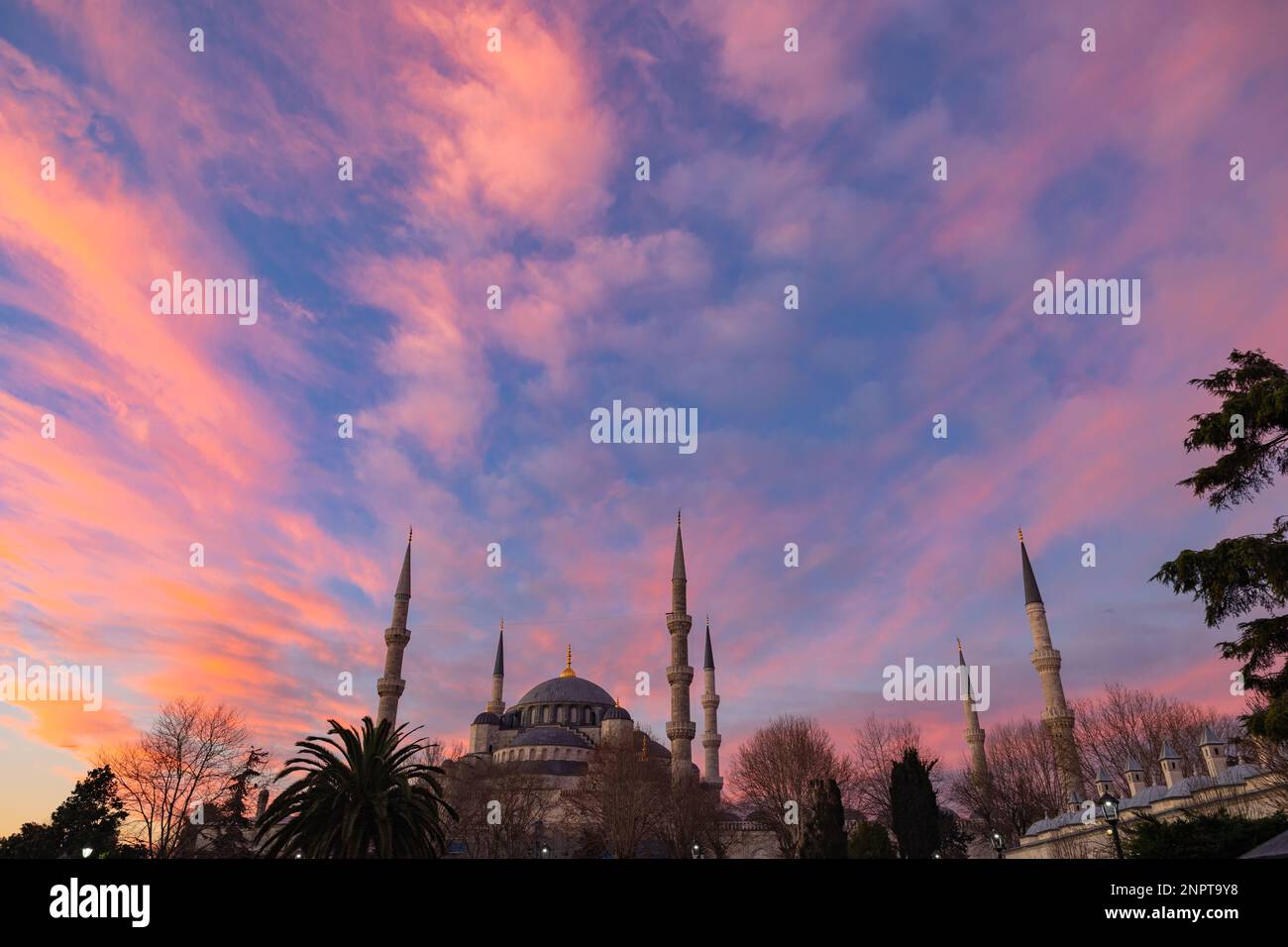 Blue Mosque aka Sultanahmet Mosque at sunrise with pink and orange ...