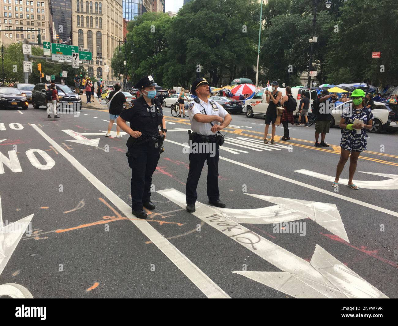 Photo by: zz/STRF/STAR MAX/IPx 2020 6/30/20 Demonstrators protesting ...