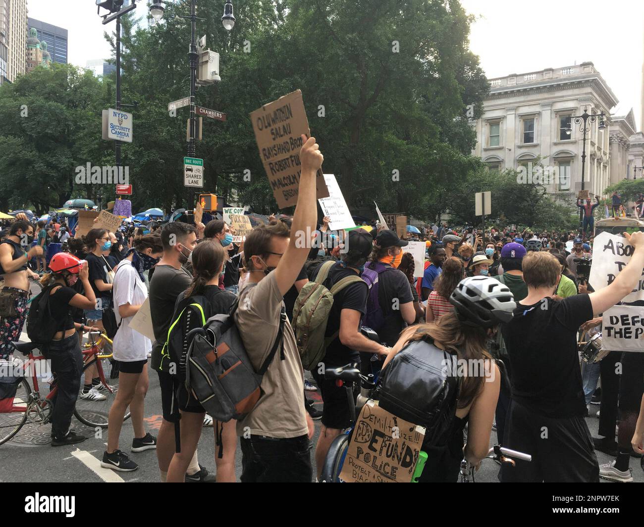 Photo by: zz/STRF/STAR MAX/IPx 2020 6/30/20 Demonstrators protesting ...
