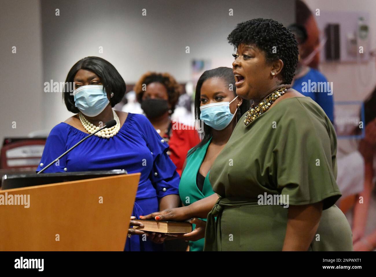 Fulton County State Court Judge Patsy Porter swears in new APS 