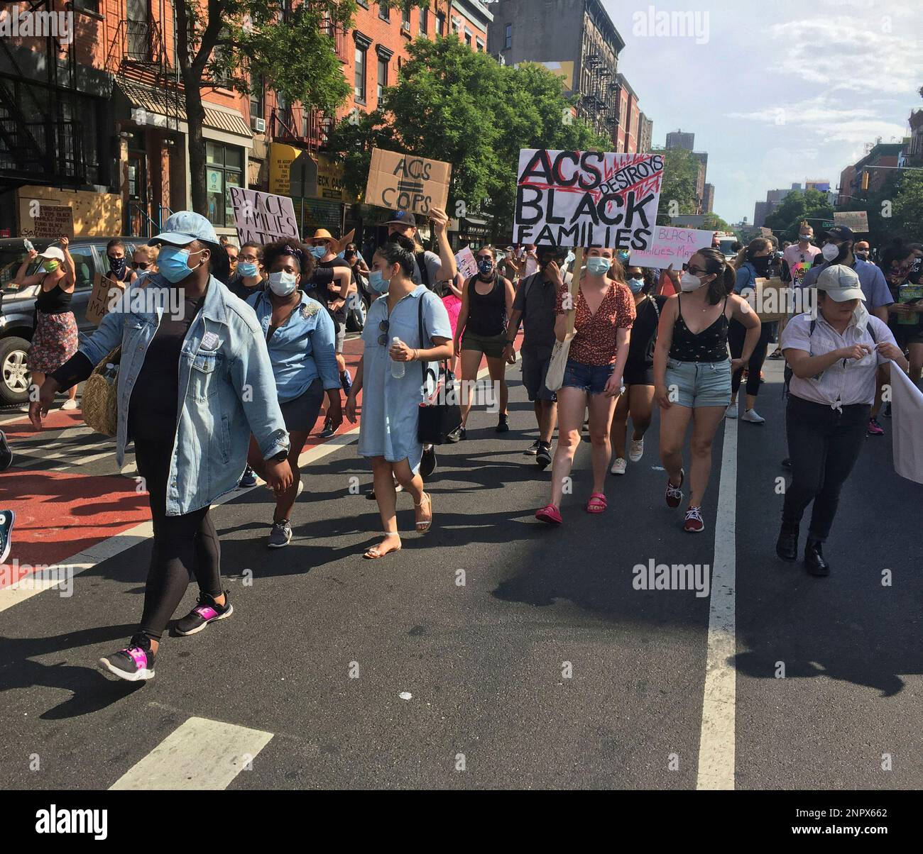 Photo by: zz/STRF/STAR MAX/IPx 2020 6/20/20 Demonstrators protesting ...