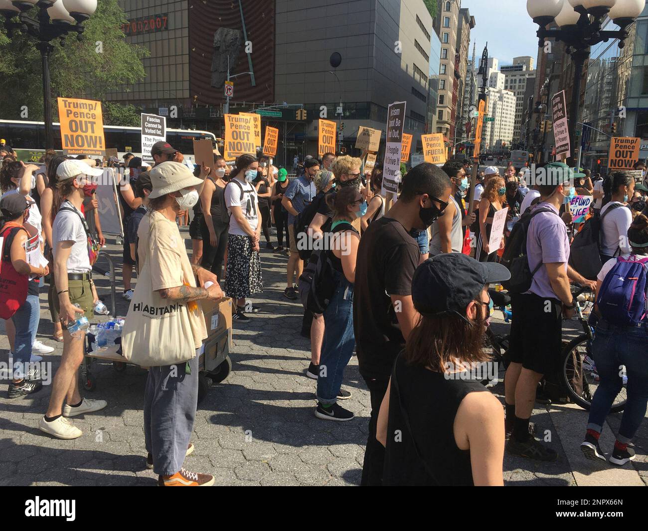 Manhattan Riots Photo by: zz/STRF/STAR MAX/IPx 2020 6/20/20 Demonstrators protesting ...