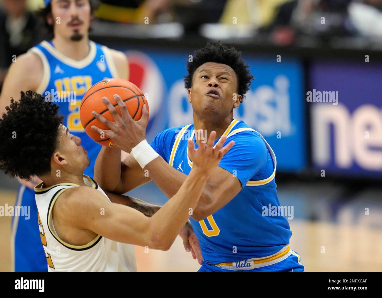 UCLA Guard Jaylen Clark, Right, Goes Up For A Basket As Colorado Guard ...