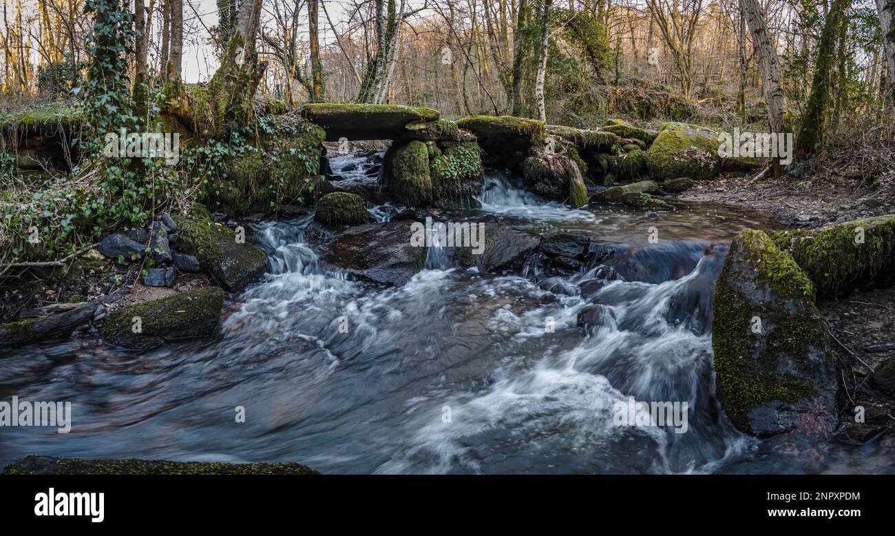 La Rochette - Vue panoramique du pont celtique en hiver Stock Photo - Alamy