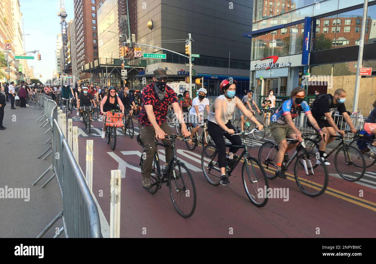Manhattan Riots Photo by: zz/STRF/STAR MAX/IPx 2020 6/8/20 Cyclists - some yelling ...
