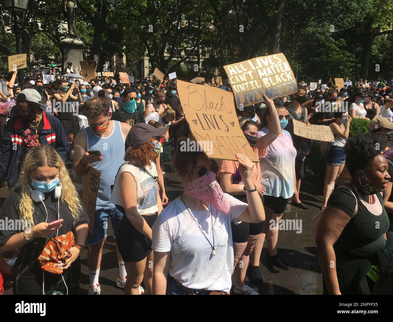 Manhattan Riot Photo by: zz/STRF/STAR MAX/IPx 2020 6/6/20 Atmosphere in Downtown ...