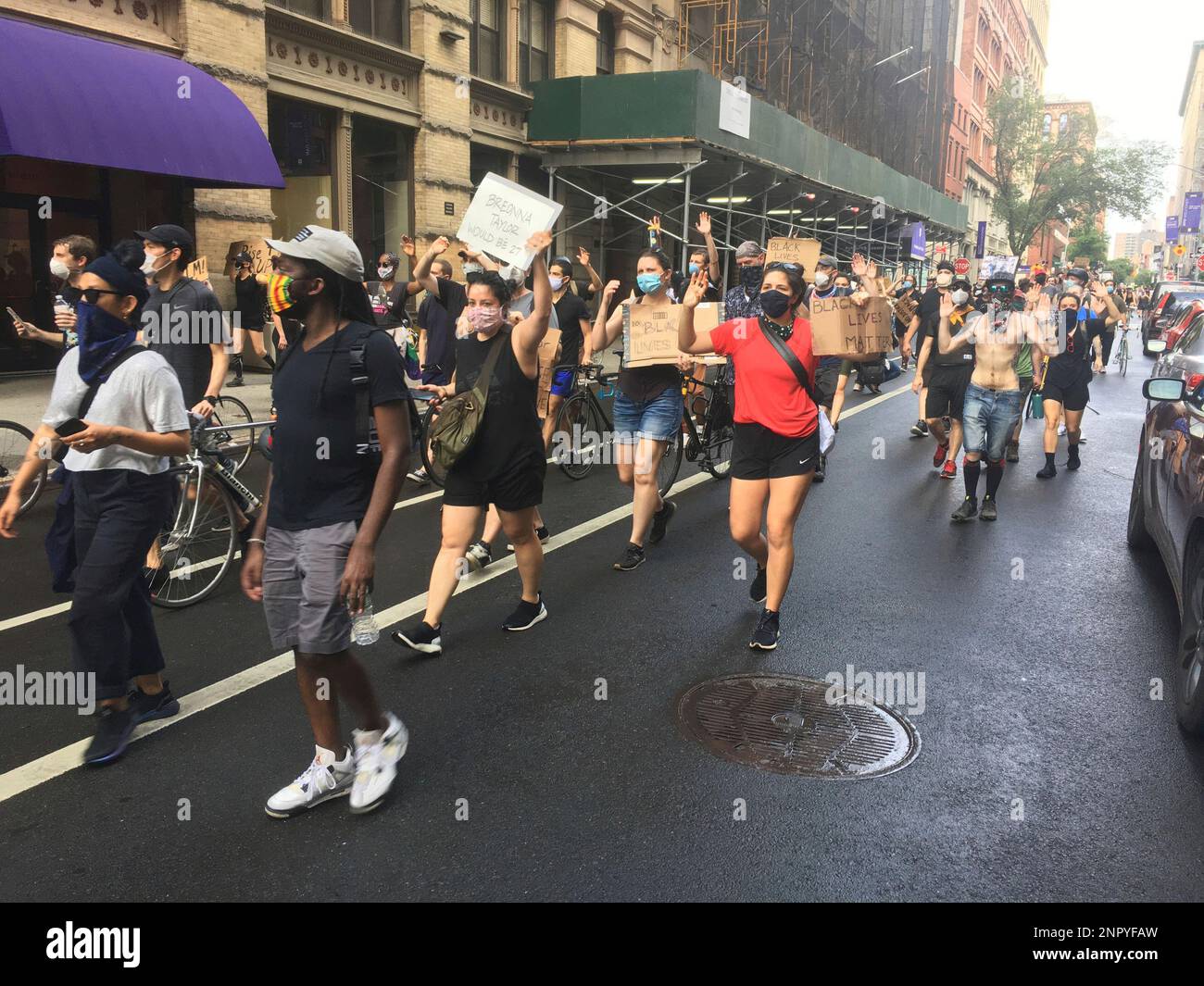 Manhattan Riot Photo by: zz/STRF/STAR MAX/IPx 2020 6/6/20 Atmosphere in Downtown ...