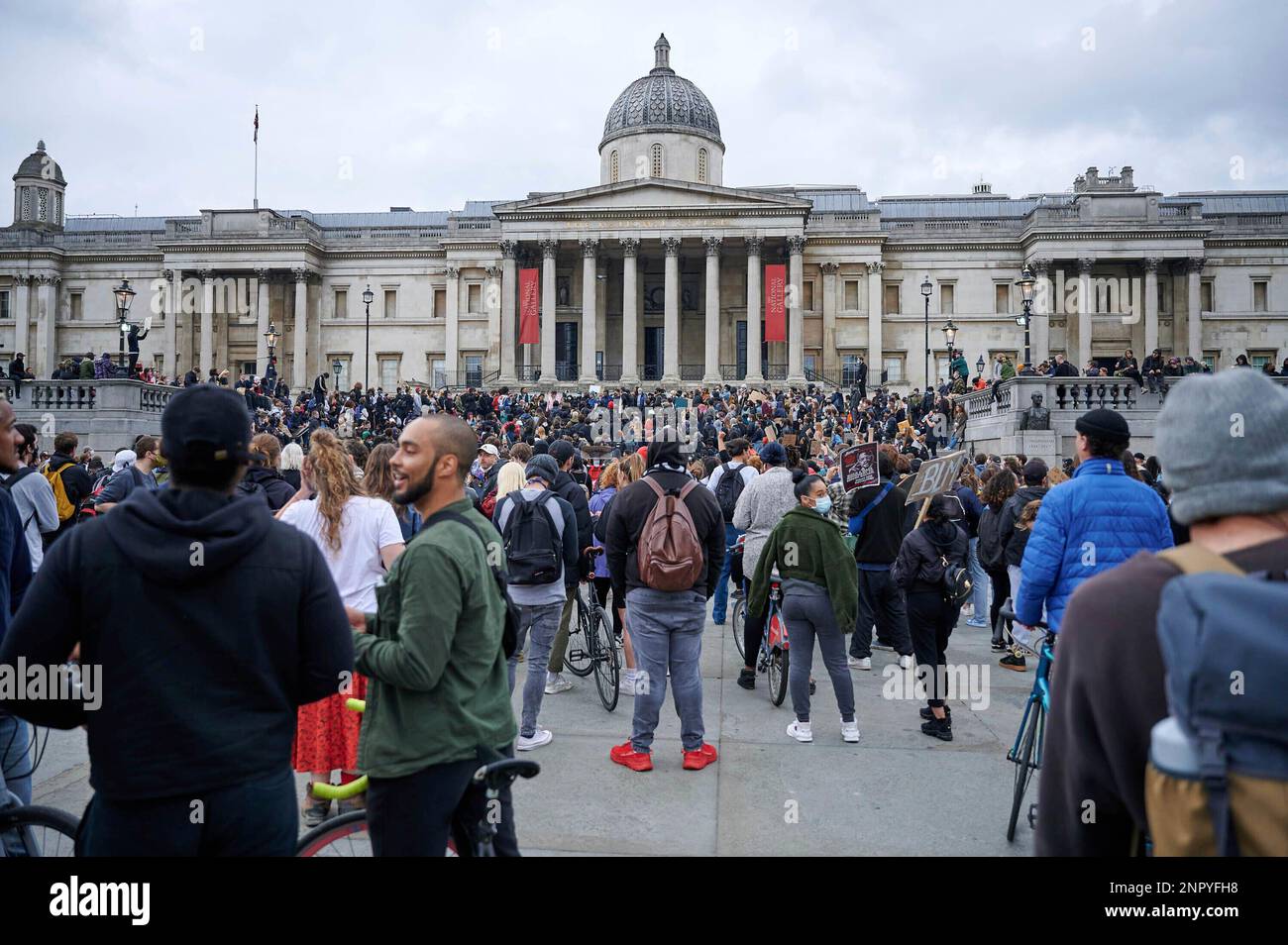 Photo by: KGC-247STAR MAXIPx 2020 61220 Protesters attend a peaceful  Black Lives Matter Protest in Trafalgar Square London Stock Photo - Alamy