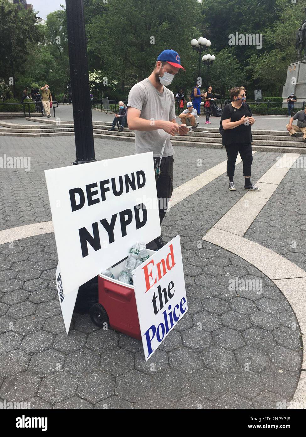 Manhattan Riots Photo by: zz/STRF/STAR MAX/IPx 2020 6/5/20 Atmosphere in and around ...