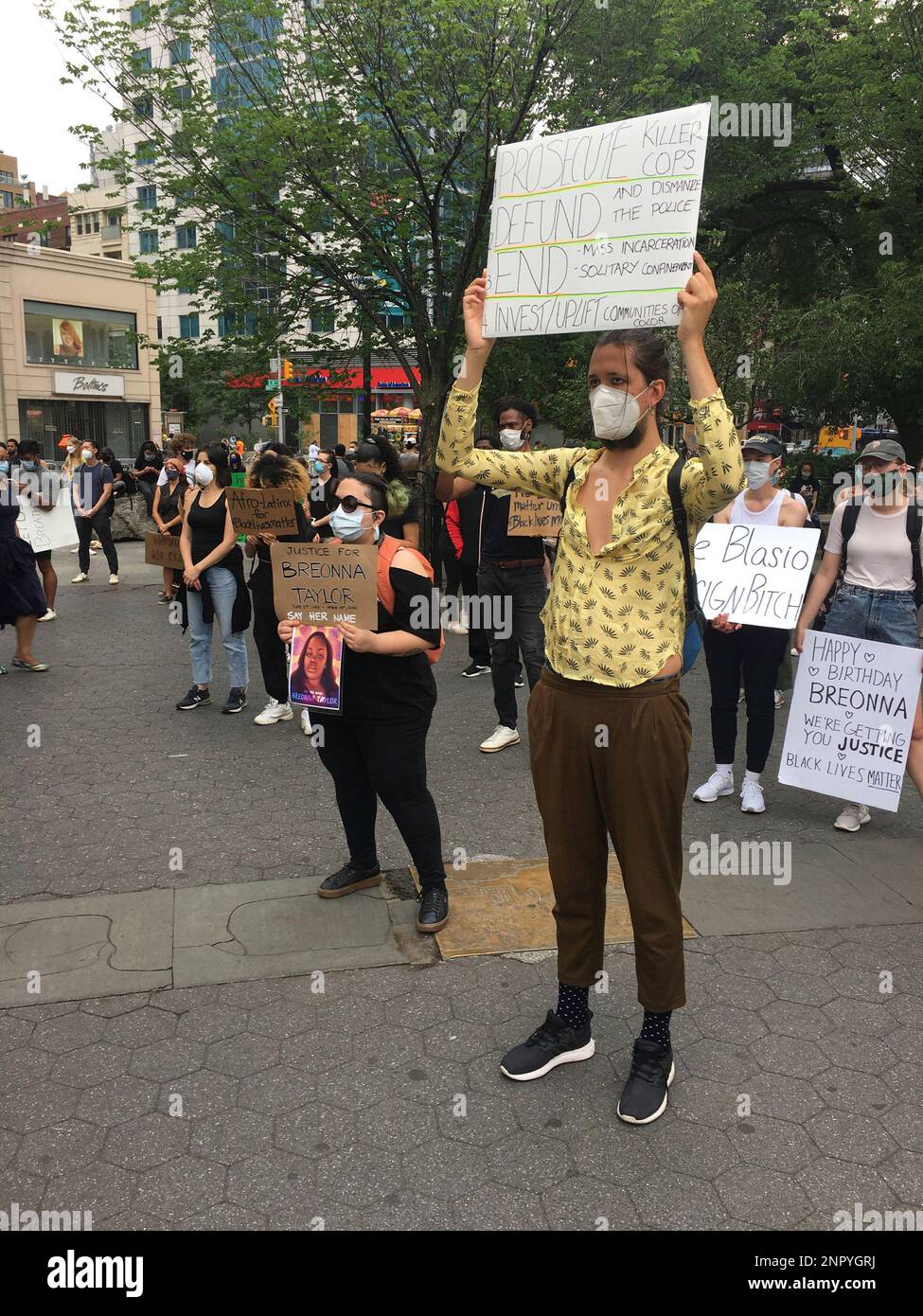 Manhattan Riots Photo by: zz/STRF/STAR MAX/IPx 2020 6/5/20 Atmosphere in and around ...