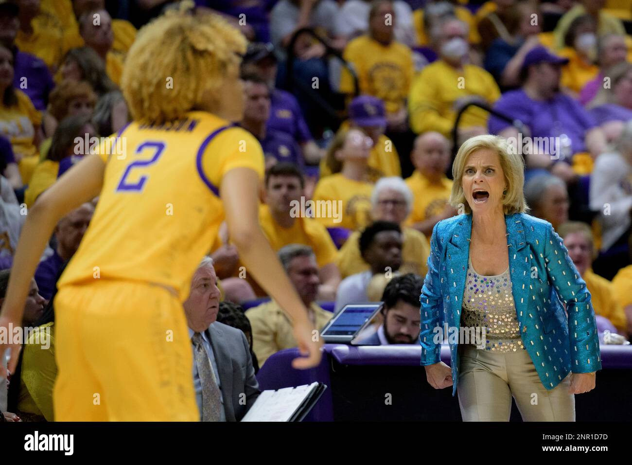 LSU head coach Kim Mulkey, right, reacts next to LSU guard Jasmine