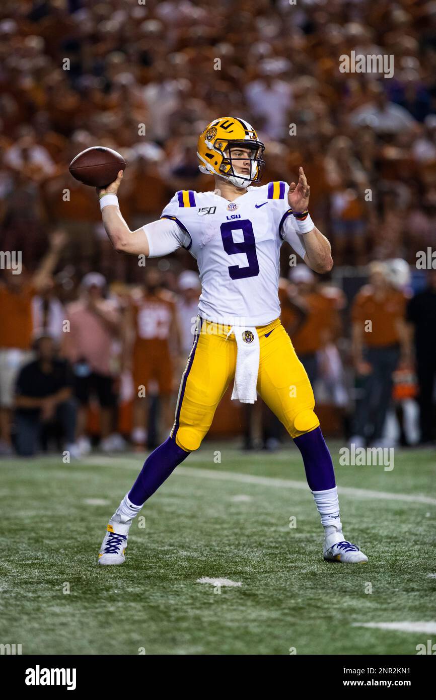 LSU Tigers quarterback Joe Burrow (9) throws during the NCAA