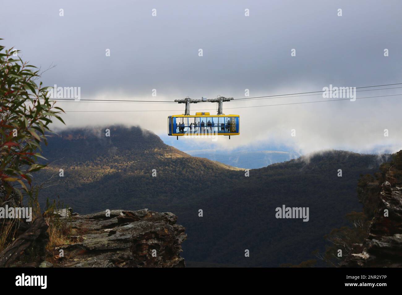 Katoomba, NSW, Australia - 4 Sept 2022 - Cable car suspended above the Blue Mountains National Park near the Three Sisters rock formation. Stock Photo