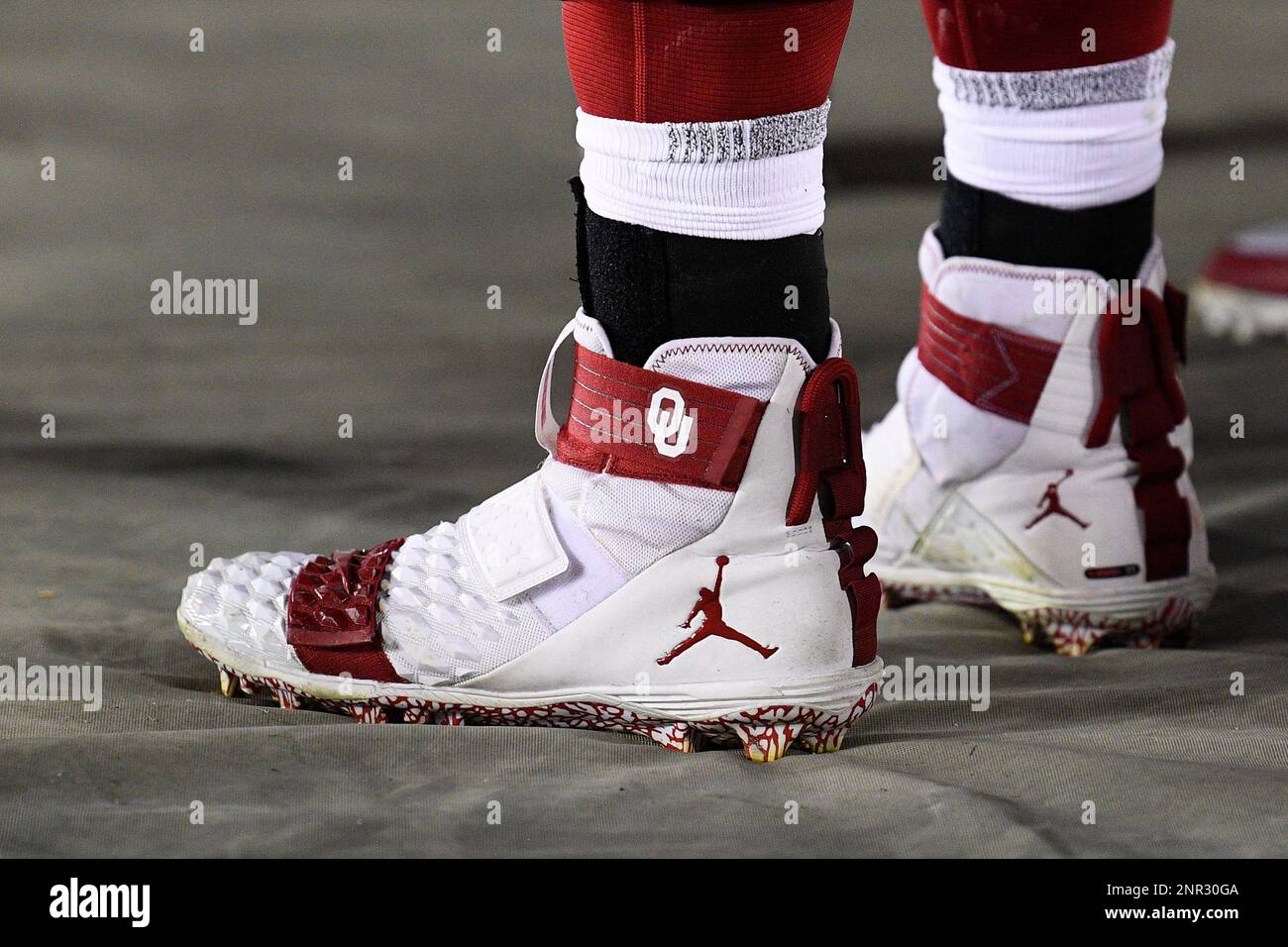 Oklahoma football cleats on sale