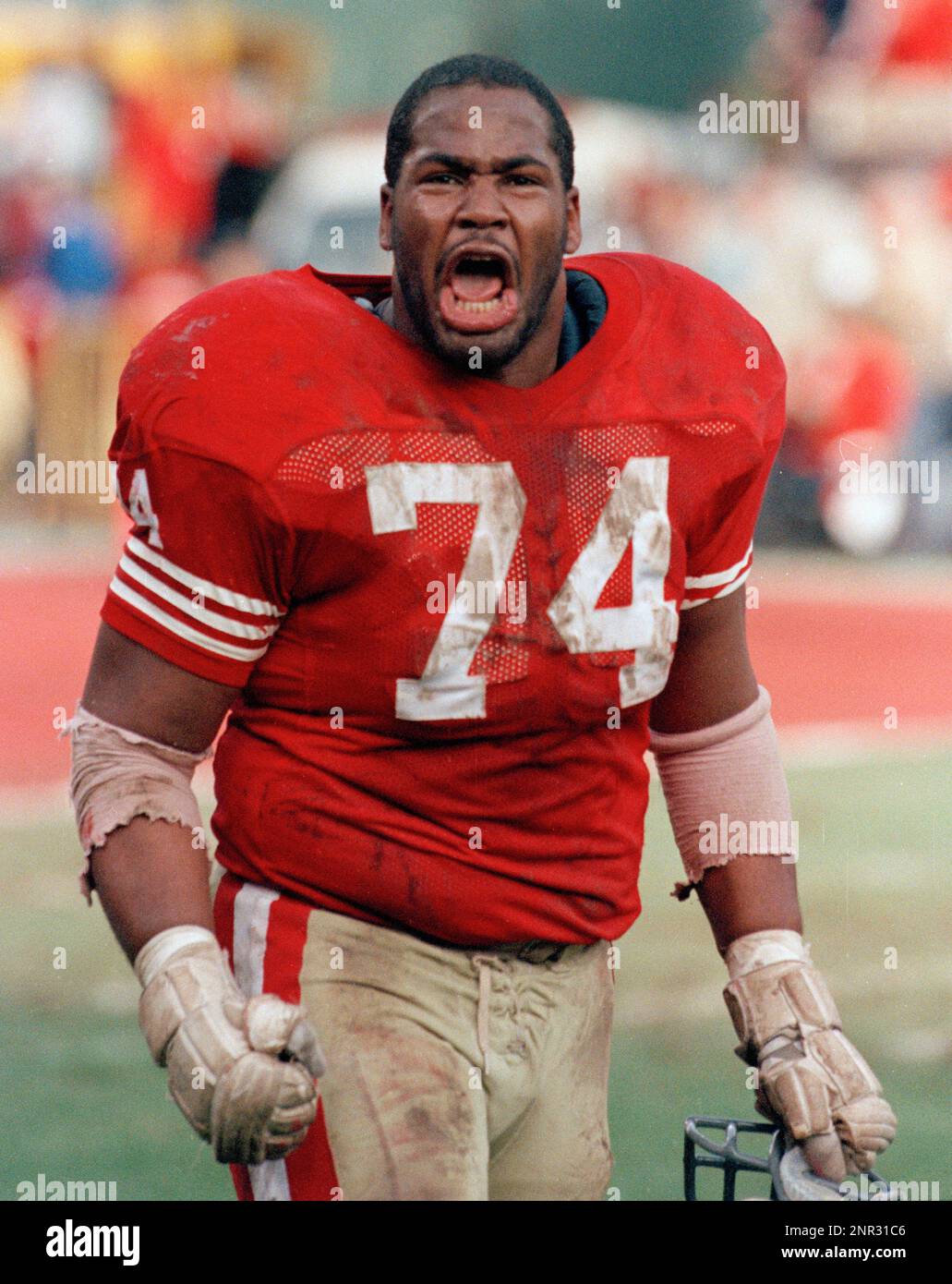 San Francisco 49ers tackle Steve Wallace during play against