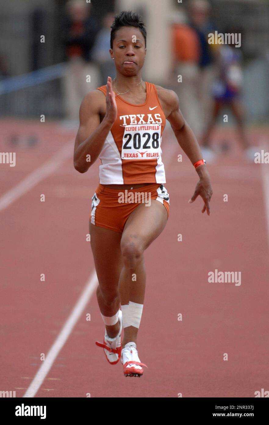 Alexandria Anderson of Texas wins women's 100meter heat in 11.22 in