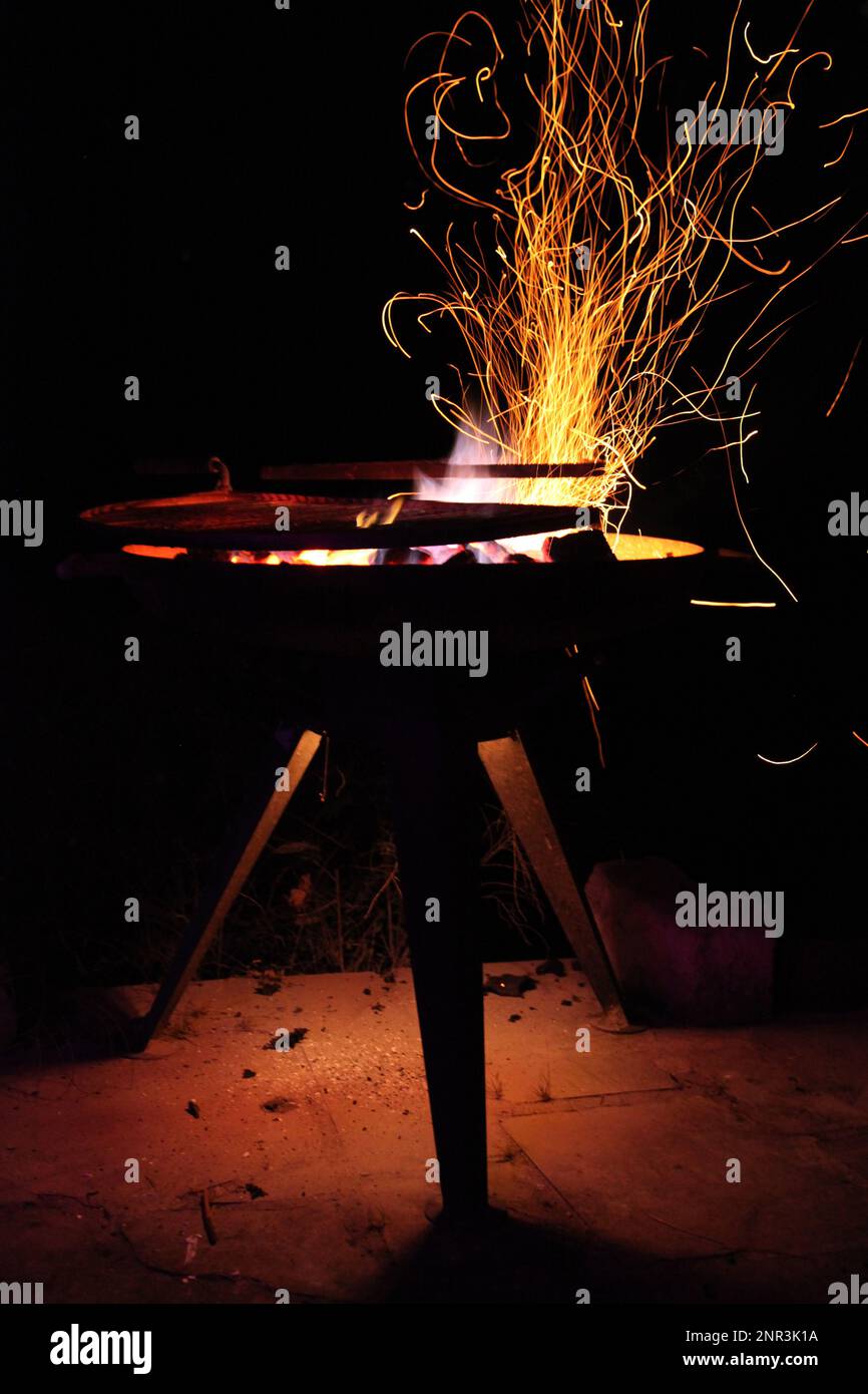 Night grill hi-res stock photography and images - Alamy