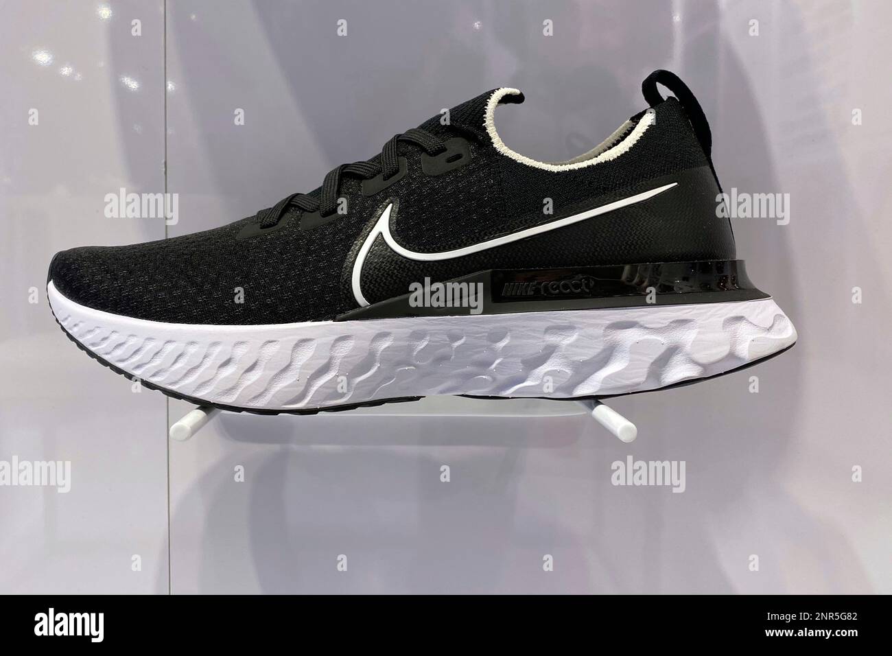 nike running lightweight responsive
