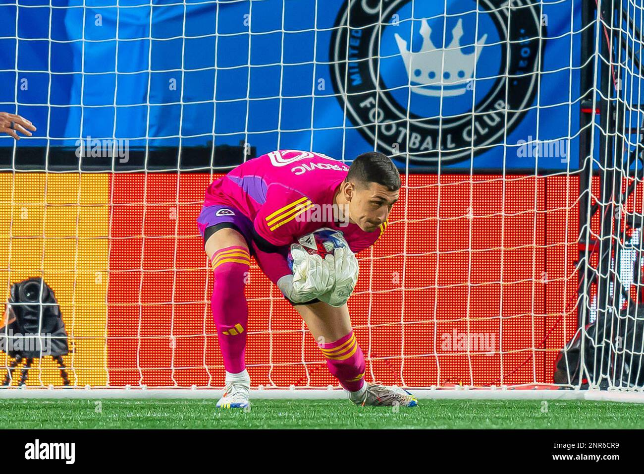 New england revolution goalkeeper hi-res stock photography and