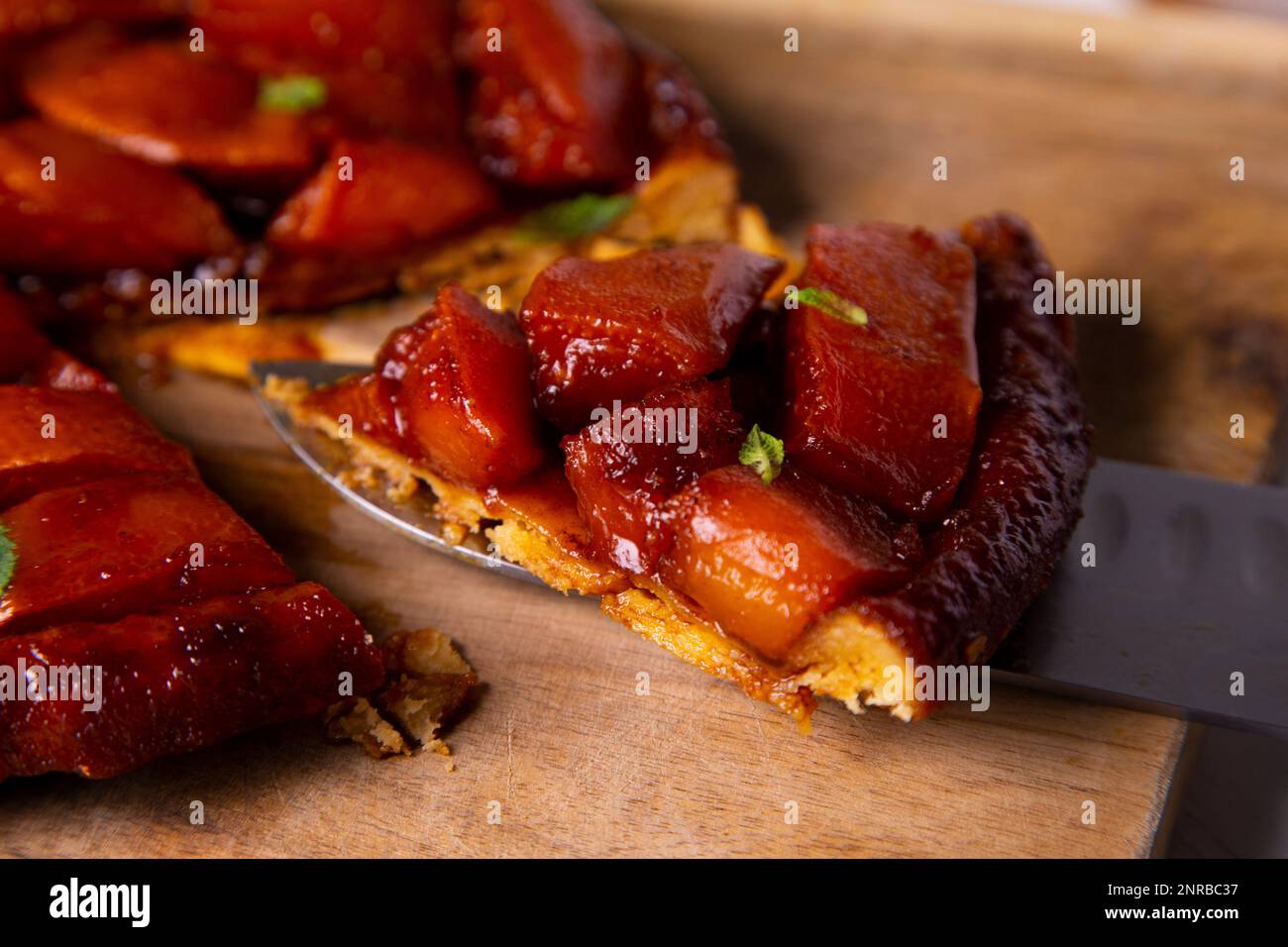 Papaya tarte tatin. Its peculiarity is that it is an upsidedown cake