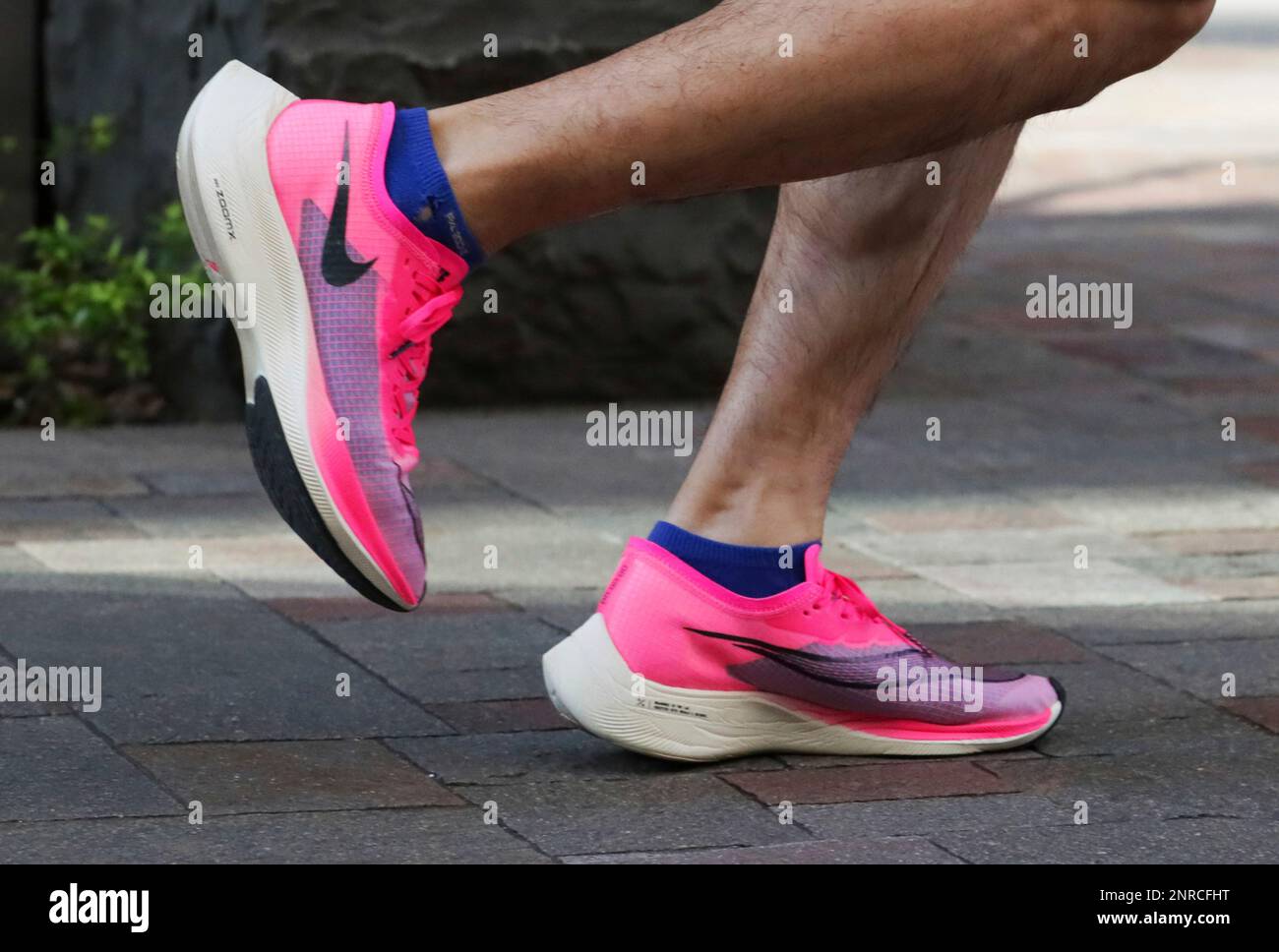 Nike zoomx vaporfly next banned deals