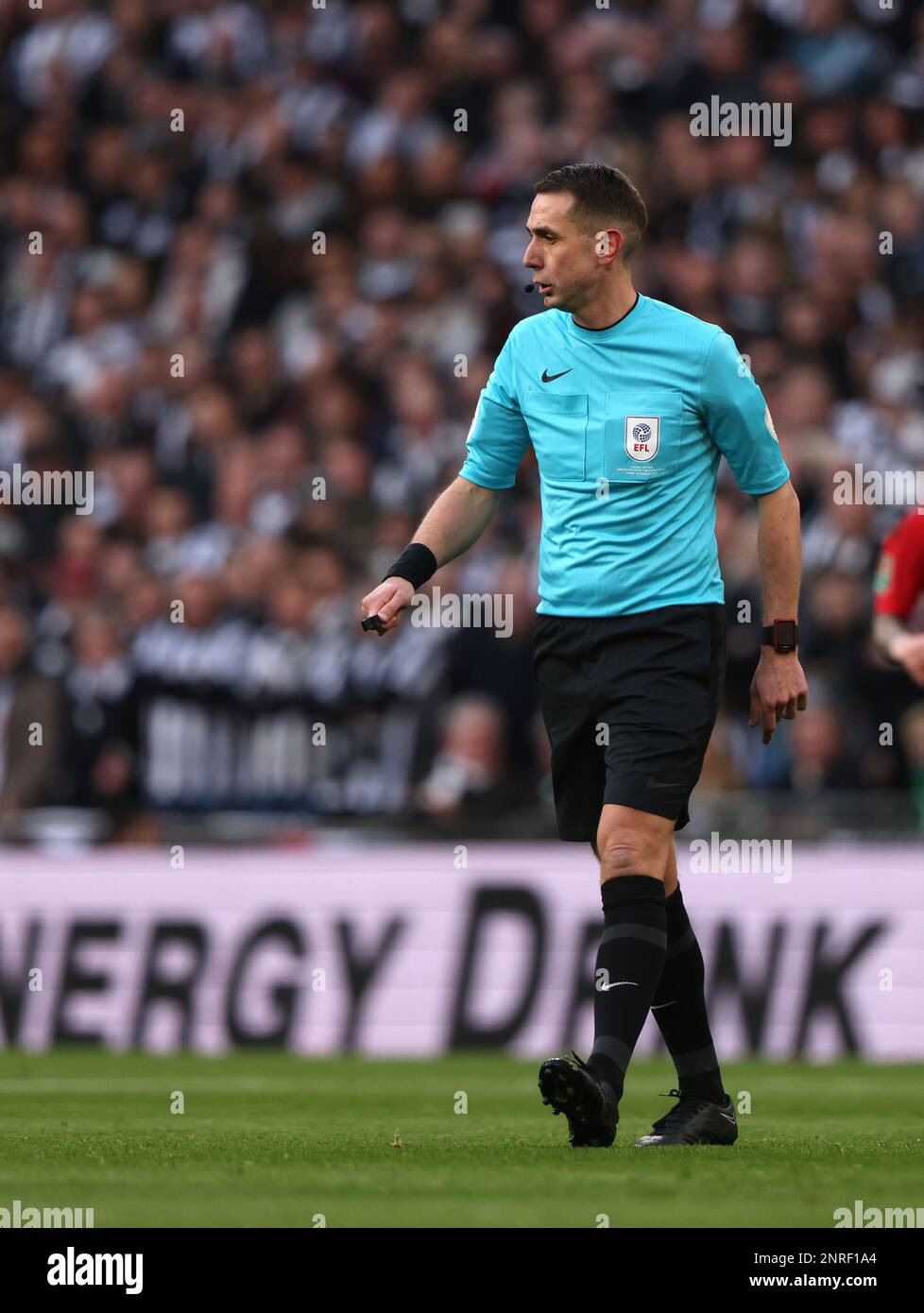 Wembley, UK. 26th Feb, 2023. Referee David Coote At The Carabao Cup ...