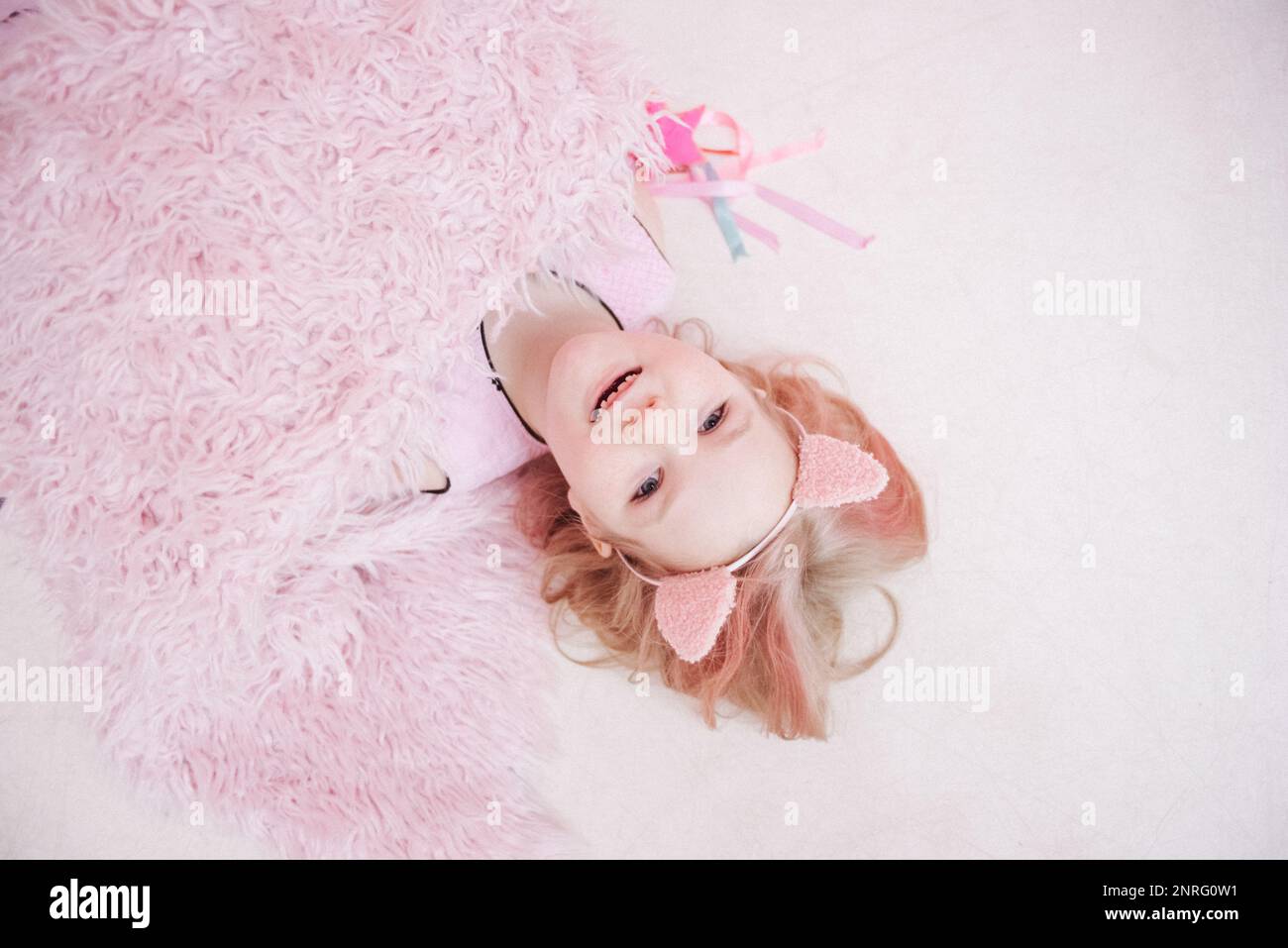 White dress lies hi-res stock photography and images - Alamy