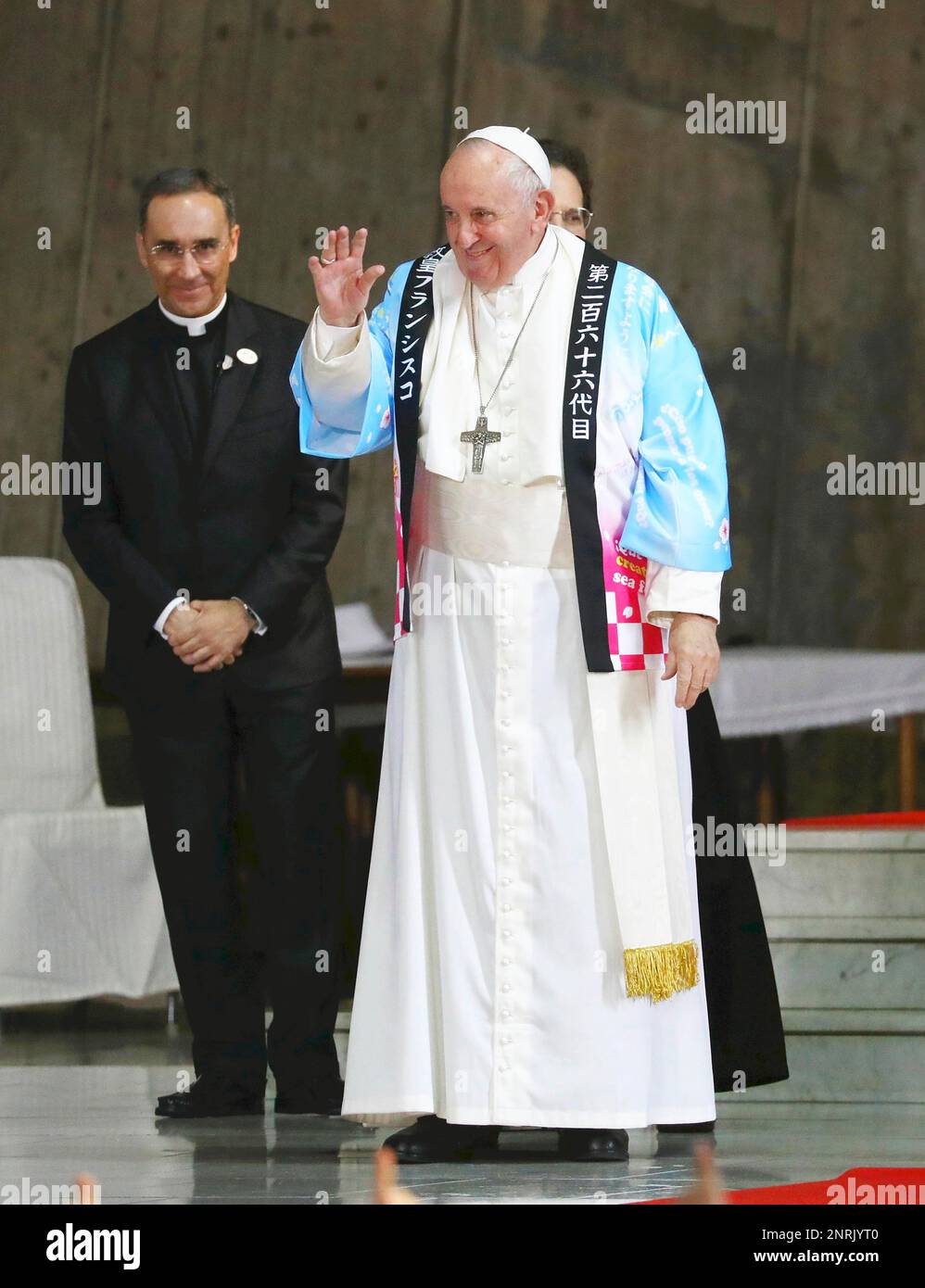 Pope Japan Robe Pope Francis is given a happi coat (traditional Japanese straight ...