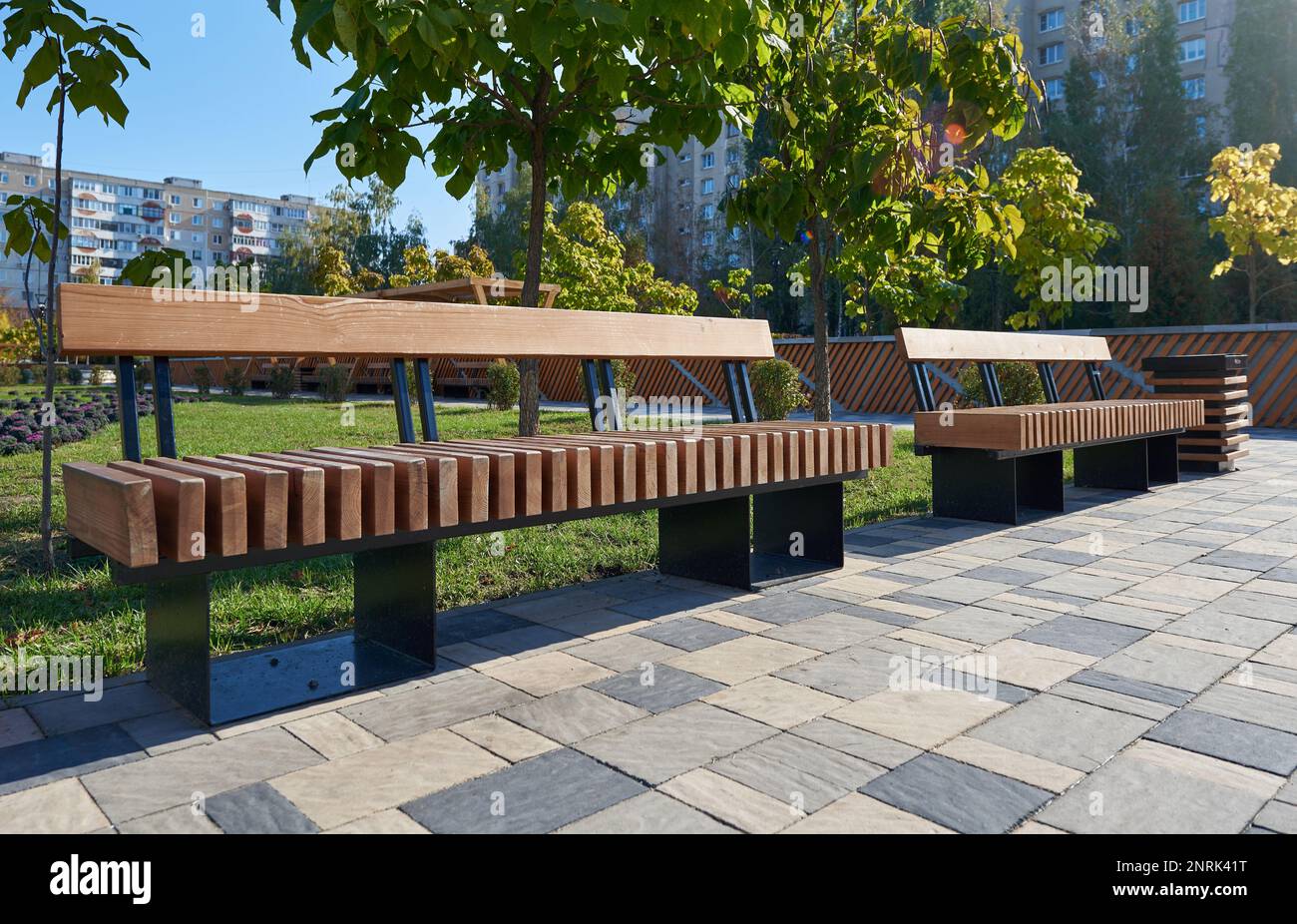 Public wooden bench hi-res stock photography and images - Alamy