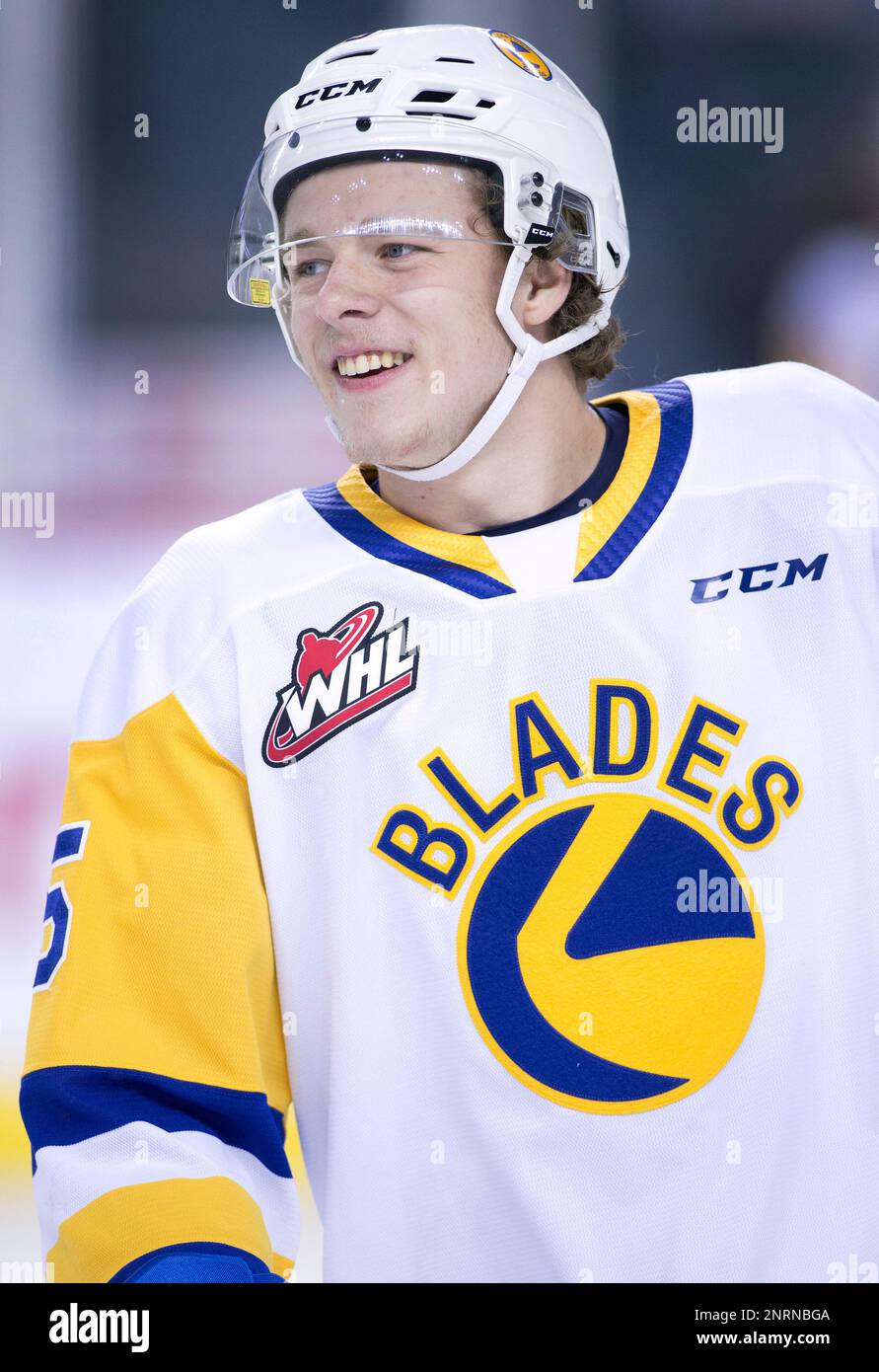WHL (Western Hockey League) profile photo on Saskatoon Blades player