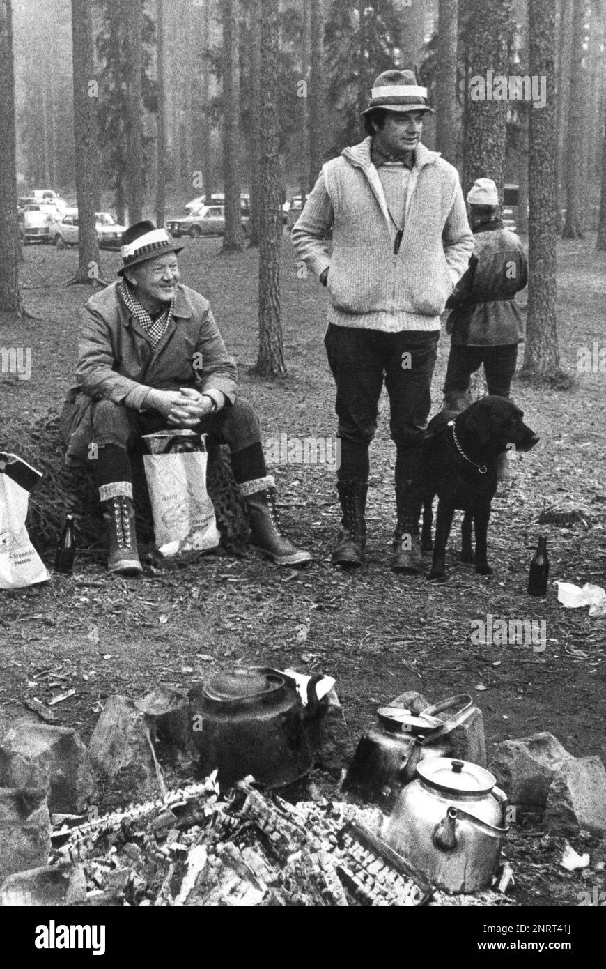 Swedish King CARL XVI GUSTAV with hunting team at a break during moose hunting in Bergslagen Sweden Stock Photo