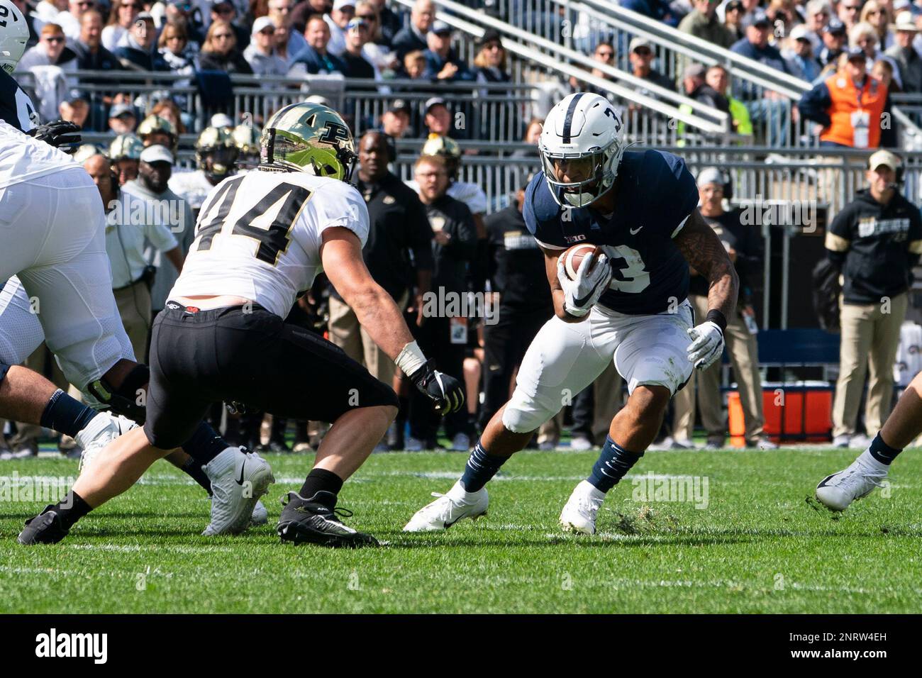 UNIVERSITY PARK, PA - OCTOBER 05: Penn State Nittany Lions Runnning ...